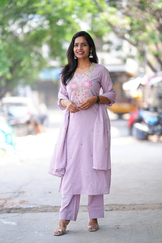 Light Purple Color Mul Cotton 3 Piece Set With Embroidery Work and Complete Lining