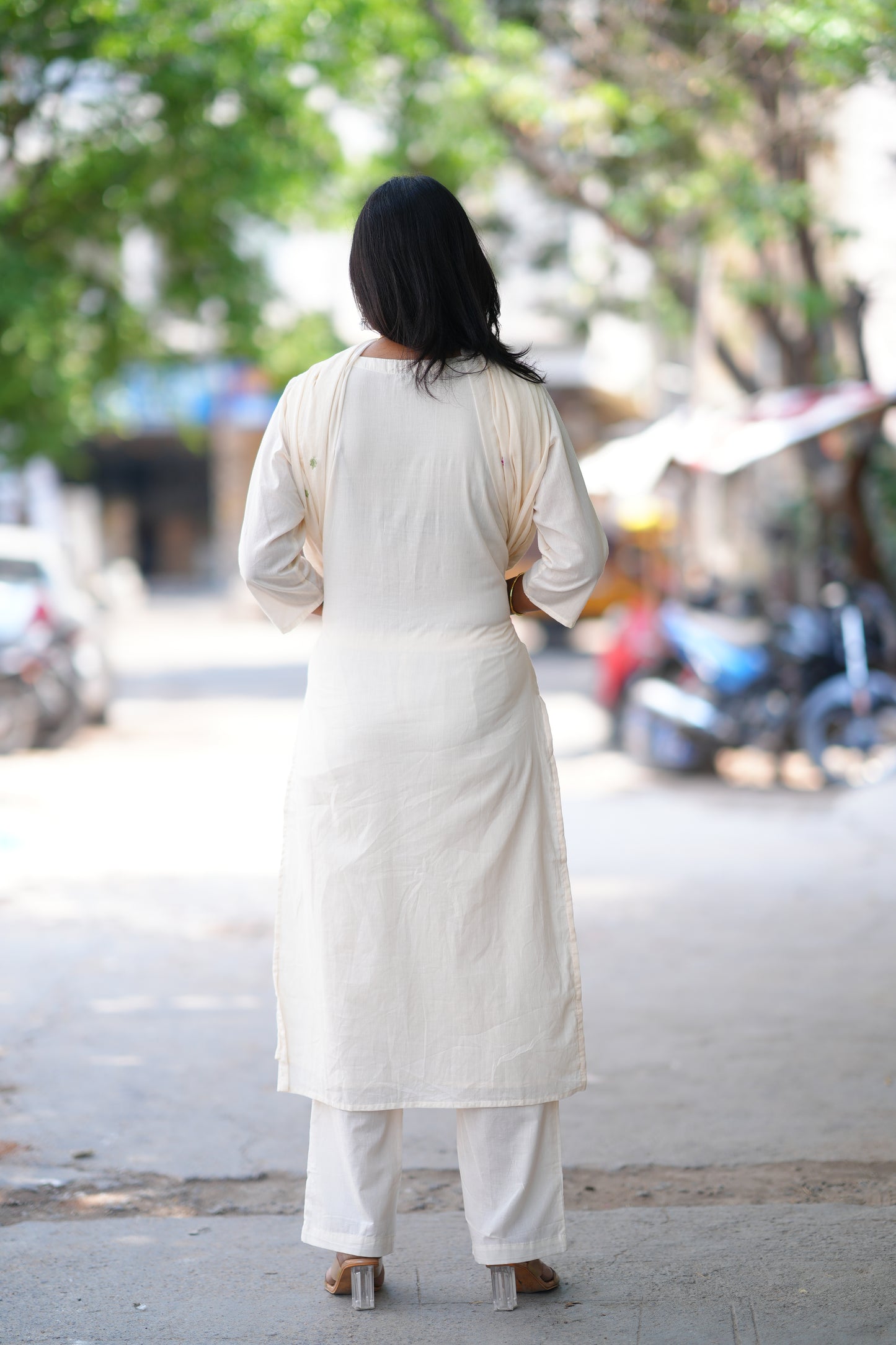 White Color Mul Cotton 3 Piece Set With Embroidery Work and Complete Lining