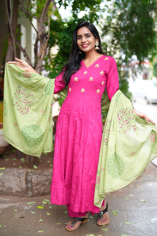 Pink Color Kali Pattern Anarkali 3 Piece Set With Complete Lining