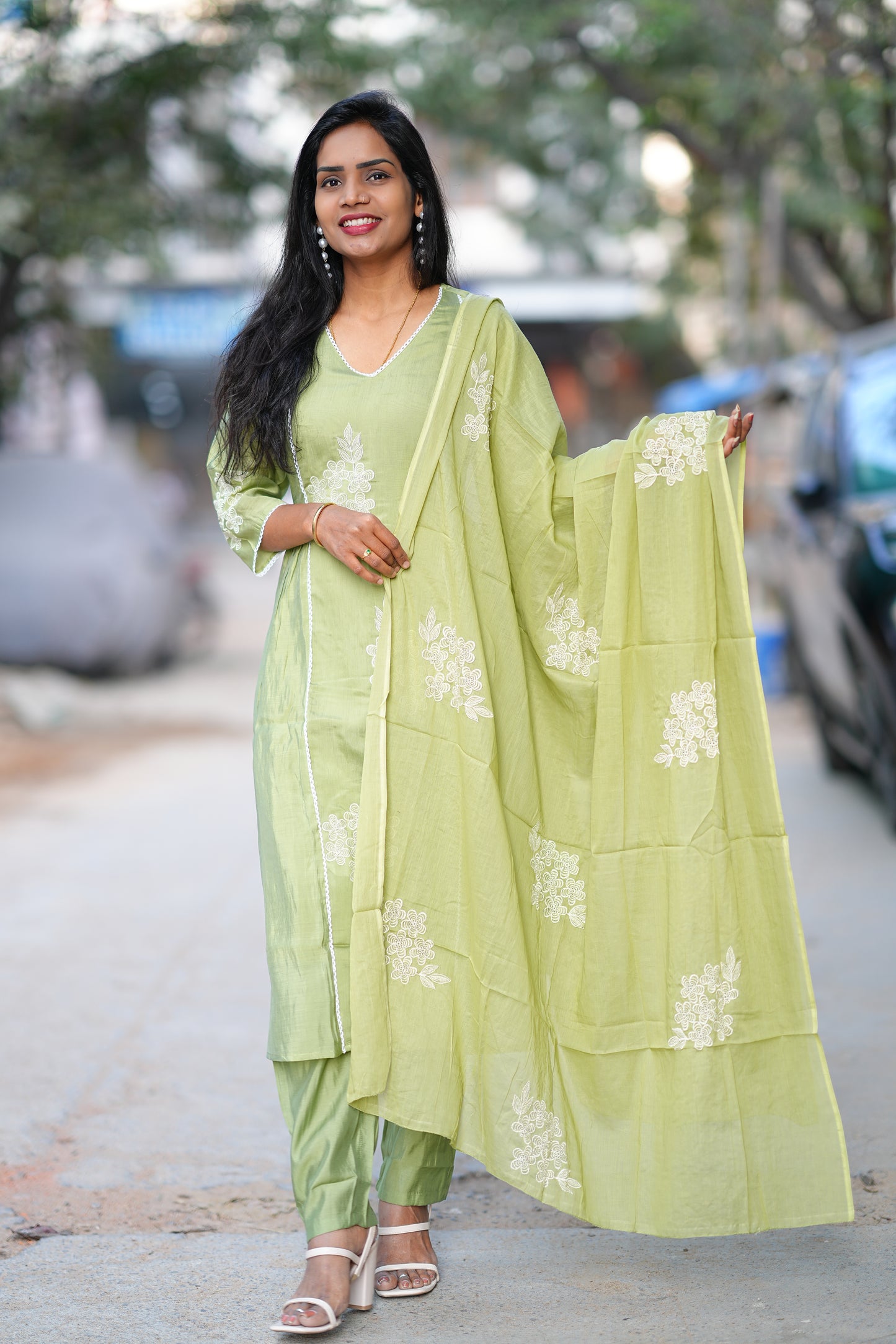 Premium Mul Chanderi Festive 3-Piece Embroidered Set with Full Lining