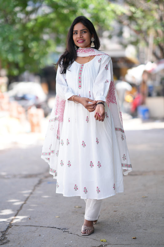 White Color Jaipur Cotton 3 Piece Set With Block Print and Complete Lining