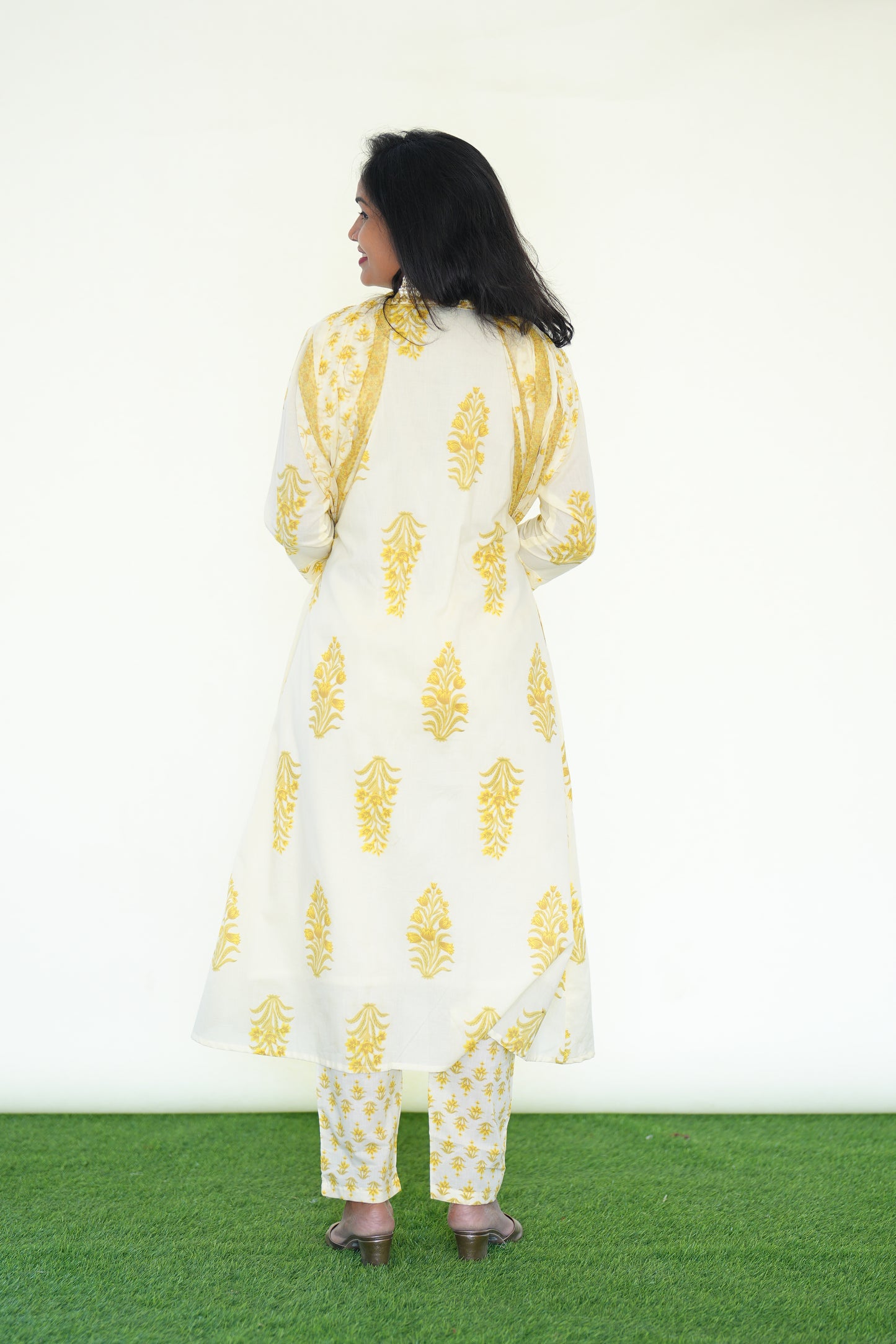 White Color Mul Cotton 3 Piece Set With yellow color Block Print and Complete Lining