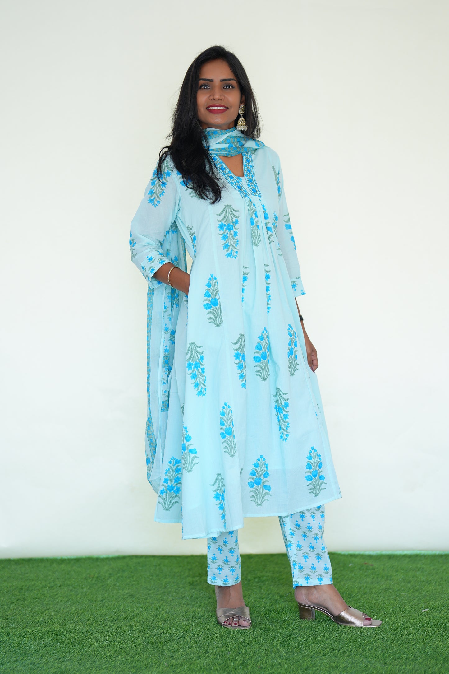 sky blue Color Mul Cotton 3 Piece Set With Sea Blue color Block Print and Complete Lining