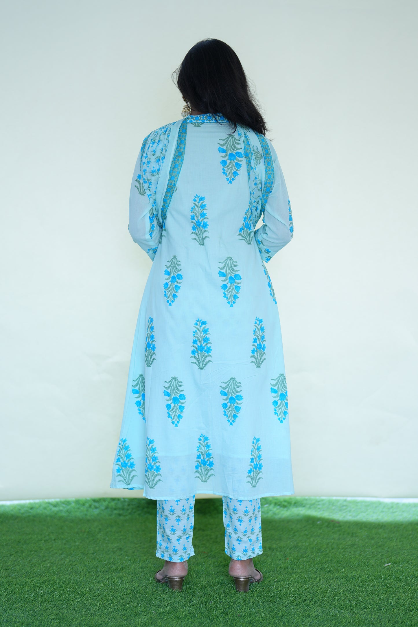 sky blue Color Mul Cotton 3 Piece Set With Sea Blue color Block Print and Complete Lining
